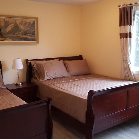 Richmond Vancouver Airport Comfy Home Экстерьер фото