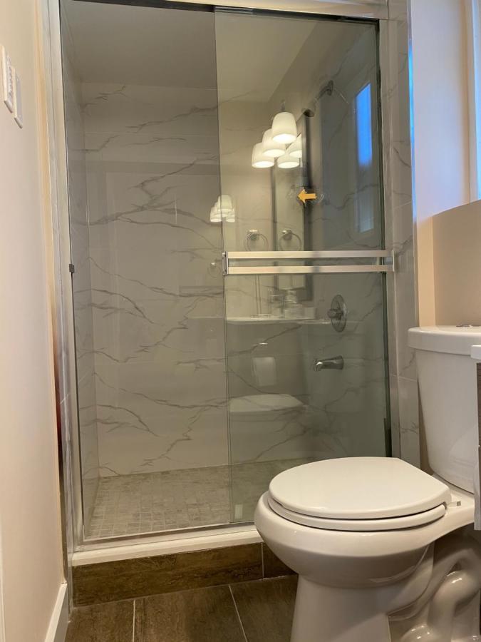 Richmond Vancouver Airport Comfy Home Экстерьер фото